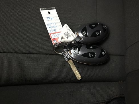 Used 2025 Hyundai Elantra Sport FWD image 30