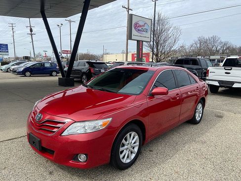 Used 2011 Toyota Camry XLE w/ XLE Extra-Value Pkg #2 image 7