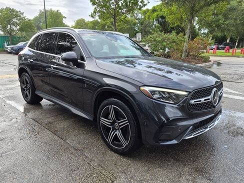 Used 2024 Mercedes-Benz GLC 300 4MATIC image 3