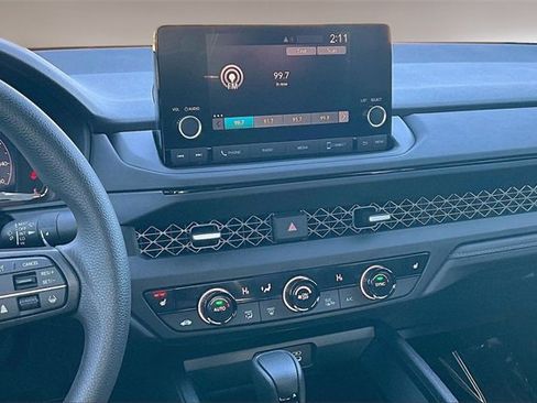 Used 2025 Honda Accord SE image 9