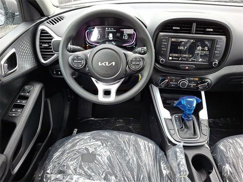 New 2025 Kia Soul LX w/ LX Technology Package image 7