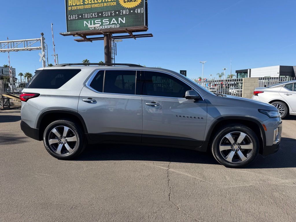 Used 2023 Chevrolet Traverse LT w/ LT Premium Package FWD image 7