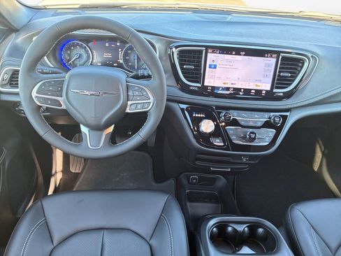 New 2026 Chrysler Pacifica Select FWD image 20