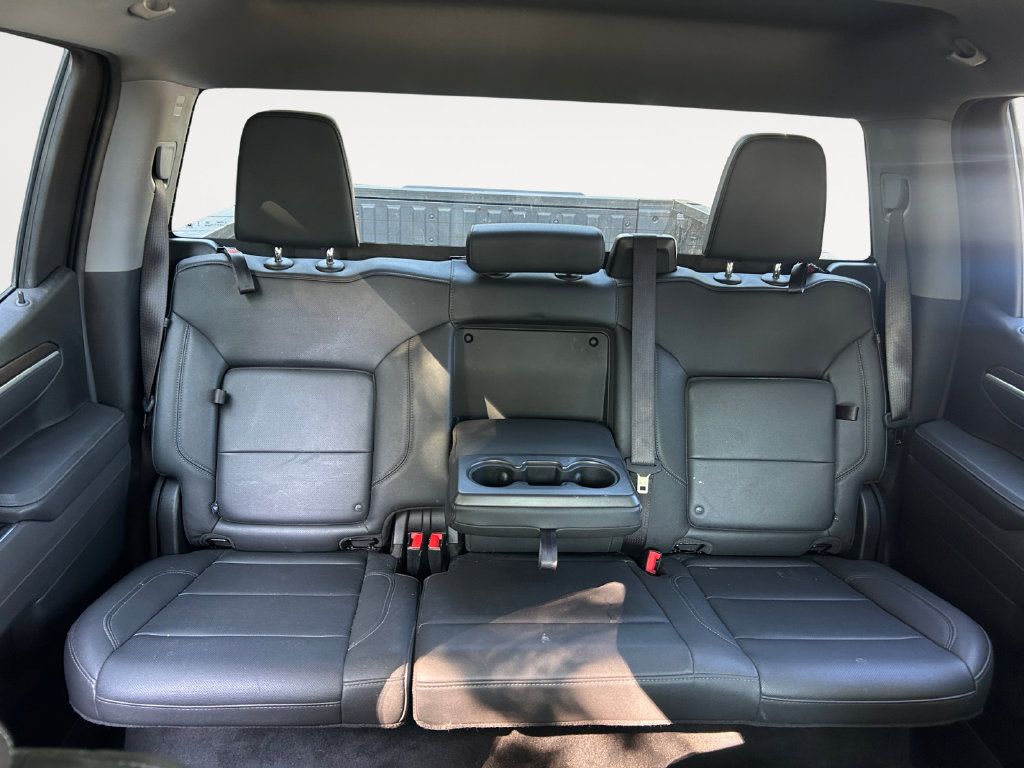 Used 2025 GMC Sierra 1500 SLT AWD/4WD image 13