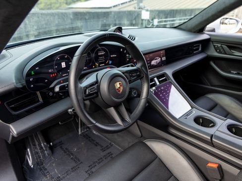 Certified 2023 Porsche Taycan GTS image 4