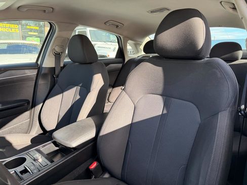 Used 2022 Kia K5 LXS image 12