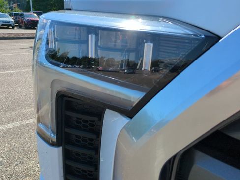 Used 2024 Toyota Tundra Limited AWD/4WD image 10