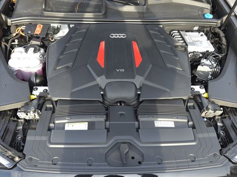 New 2026 Audi SQ8 Prestige image 23