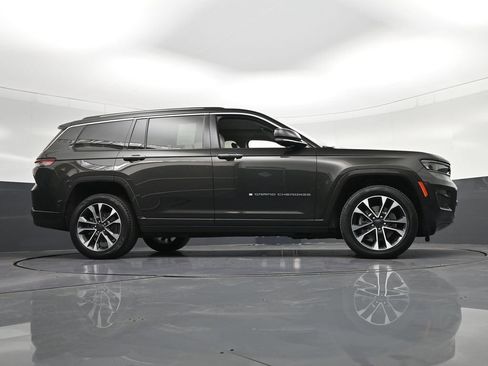 Used 2021 Jeep Grand Cherokee L Overland w/ Luxury Tech Group IV AWD/4WD image 31