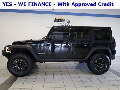 Used 2015 Jeep Wrangler Unlimited Rubicon w/ Max Tow Package image 3