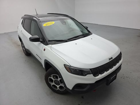 Used 2022 Jeep Compass Trailhawk w/ Trailhawk Elite Group AWD/4WD image 2