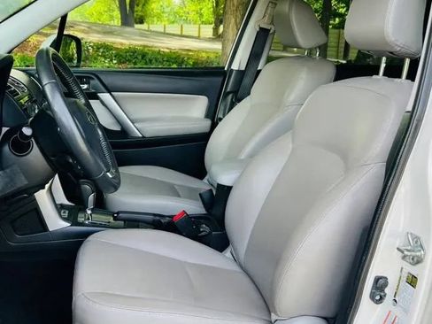Used 2016 Subaru Forester 2.5i Limited AWD/4WD image 10