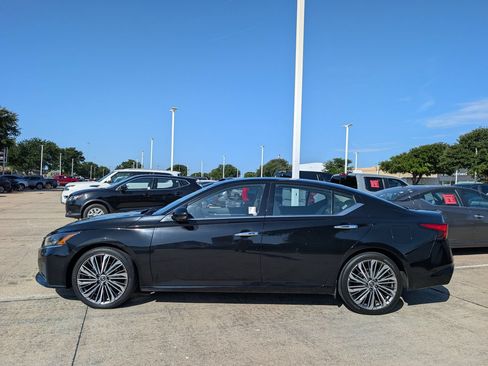 Used 2023 Nissan Altima 2.5 SL FWD image 3