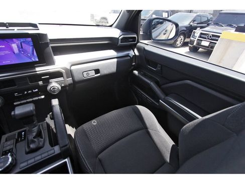 Used 2025 Toyota 4Runner SR5 AWD/4WD image 10