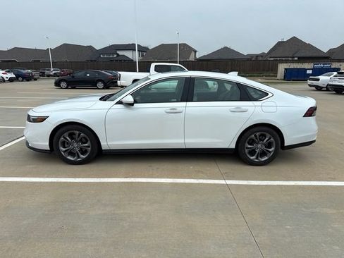 Used 2024 Honda Accord EX image 4