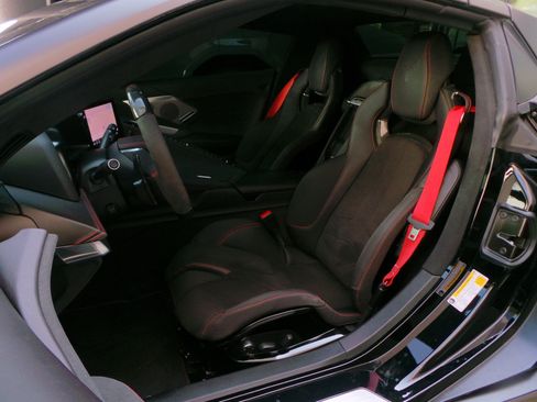 Used 2023 Chevrolet Corvette Z06 w/ Z07 Performance Package RWD image 8
