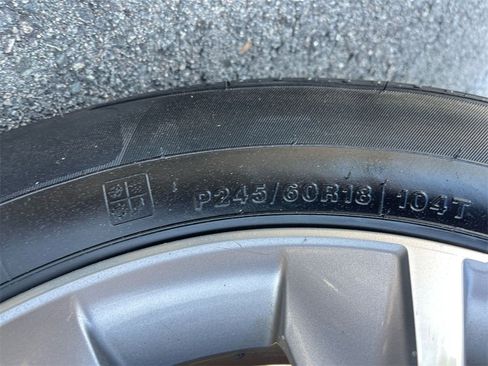 Used 2015 Toyota Highlander XLE image 34