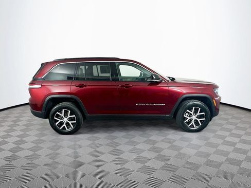 Certified 2025 Jeep Grand Cherokee Limited w/ Luxury Tech Group II AWD/4WD image 14