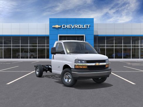 New 2025 Chevrolet Express 3500 w/ Power Convenience Package RWD image 24