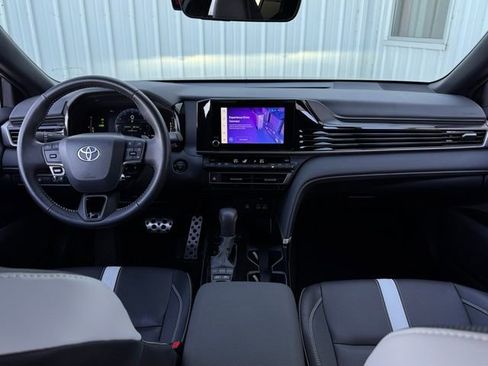 Used 2025 Toyota Camry LE image 41