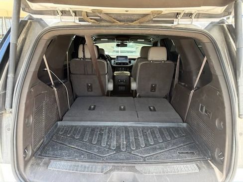 Used 2021 Chevrolet Tahoe Z71 w/ Luxury Package AWD/4WD image 10