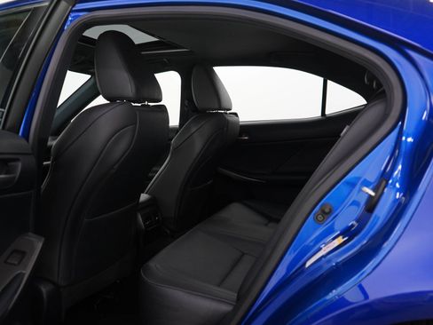 Used 2018 Lexus IS 300 AWD image 16