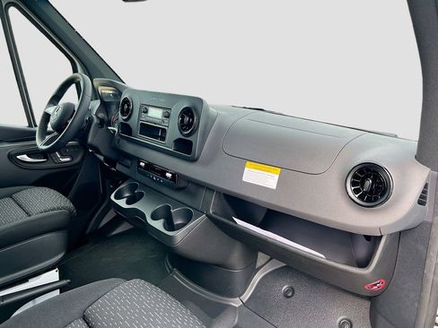 New 2025 Mercedes-Benz Sprinter 2500 image 18