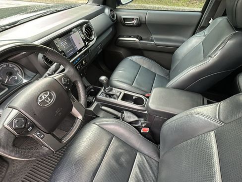 Used 2021 Toyota Tacoma TRD Off-Road w/ TRD Premium Off Road Package image 24