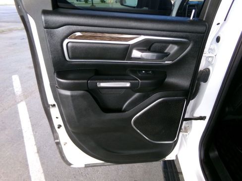 Used 2019 RAM 1500 Laramie image 12