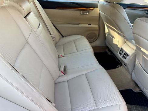 Used 2015 Lexus ES 300h w/ Navigation System Package FWD image 27