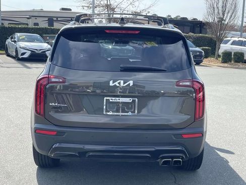 Certified 2022 Kia Telluride SX w/ SX Prestige Package image 12
