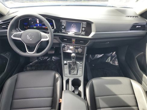 Used 2022 Volkswagen Jetta SE image 12