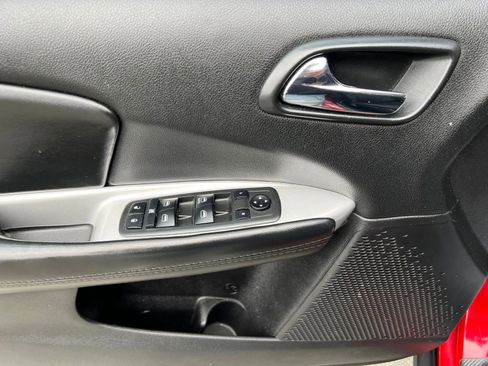 Used 2019 Dodge Journey SE w/ Connectivity Group image 15