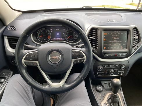 Used 2015 Jeep Cherokee Limited w/ Luxury Group AWD/4WD image 14