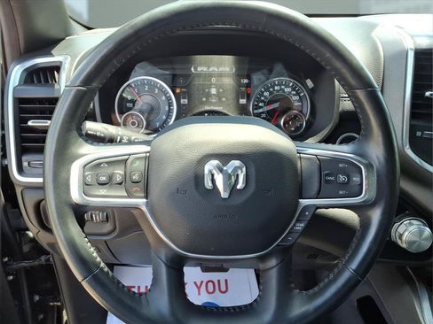 Used 2022 RAM 1500 Laramie AWD/4WD image 11