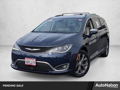 Used 2017 Chrysler Pacifica Limited w/ UConnect Theater Package