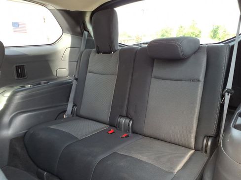 Used 2017 Nissan Pathfinder SV FWD image 11