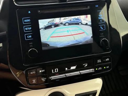 Used 2018 Toyota Prius One FWD image 9