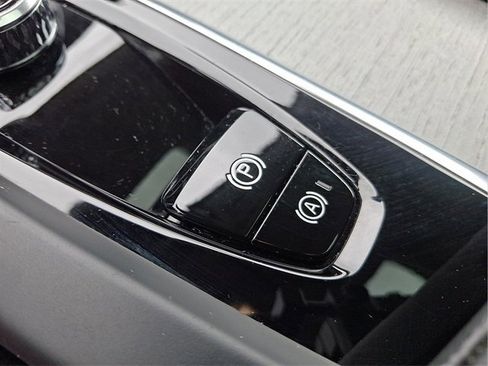 Certified 2025 Volvo XC60 B5 Plus image 24