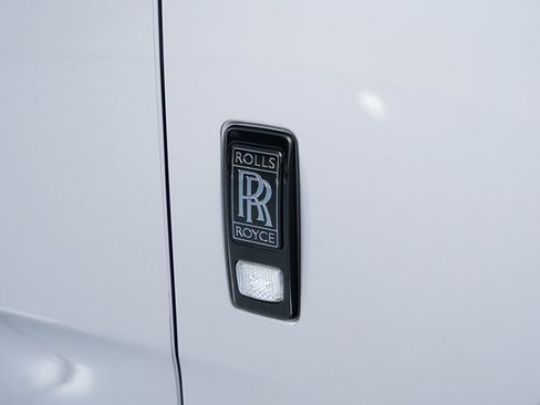 Used 2024 Rolls-Royce Cullinan Black Badge image 9