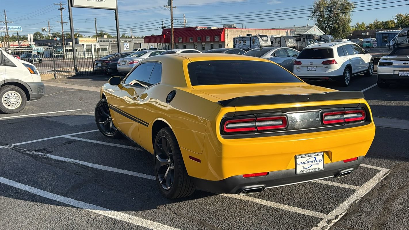Used 2017 Dodge Challenger SXT RWD image 5