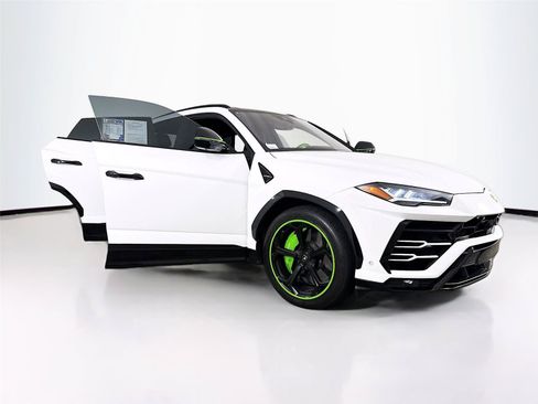 Used 2019 Lamborghini Urus AWD/4WD image 39