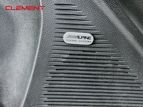 Used 2023 Dodge Challenger SXT RWD image 23