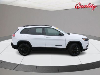 Used 2023 Jeep Cherokee Altitude Lux