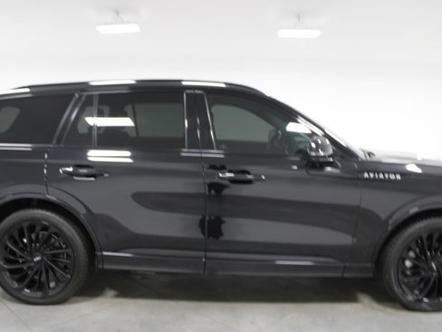 Used 2023 Lincoln Aviator Reserve w/ Equipment Group 201A AWD/4WD image 11
