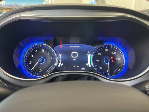 New 2026 Chrysler Pacifica Limited image 17