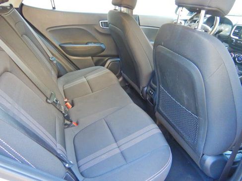 Used 2025 Hyundai Venue SEL FWD image 15
