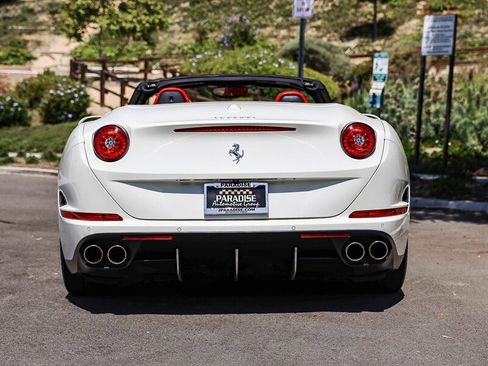 Used 2015 Ferrari California T RWD image 4