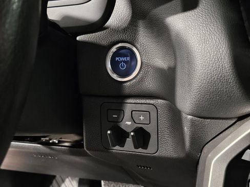 Used 2024 Toyota Tundra Limited image 34