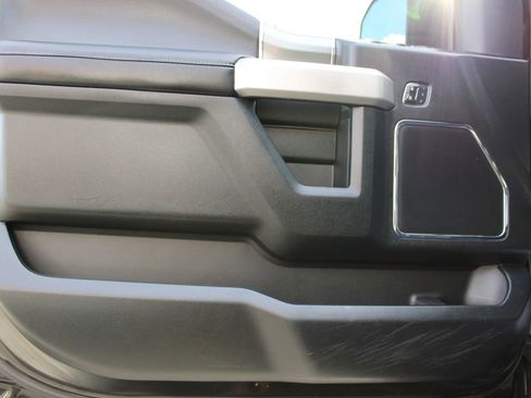 Used 2015 Ford F150 Lariat image 19